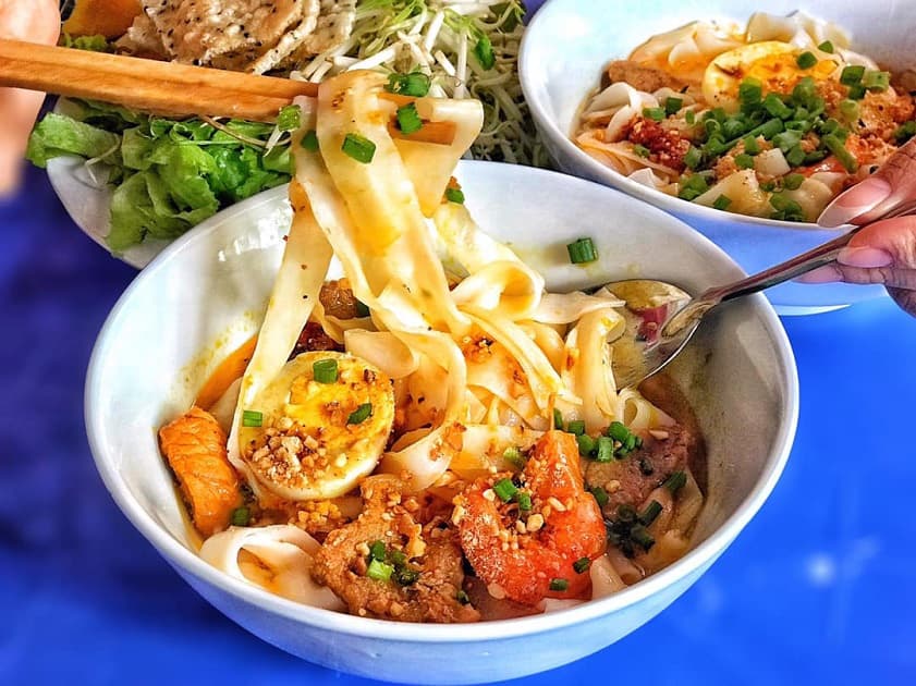 Da Nang Tours: Food Tour & Dragon Bridge Fire Show Cruise